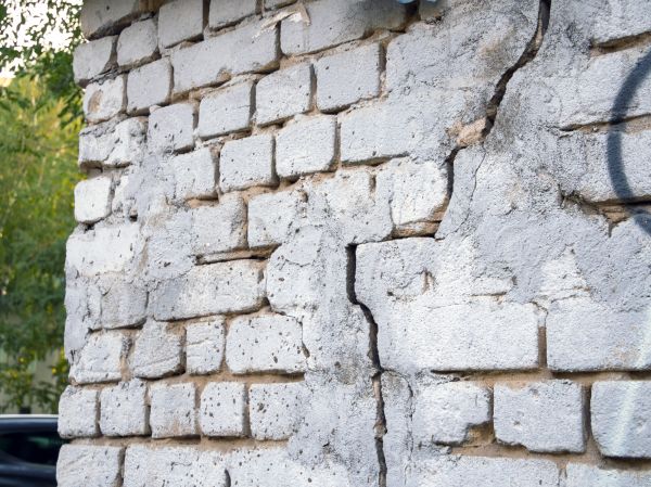 Cracked Brick Wall Repair in Mentor
